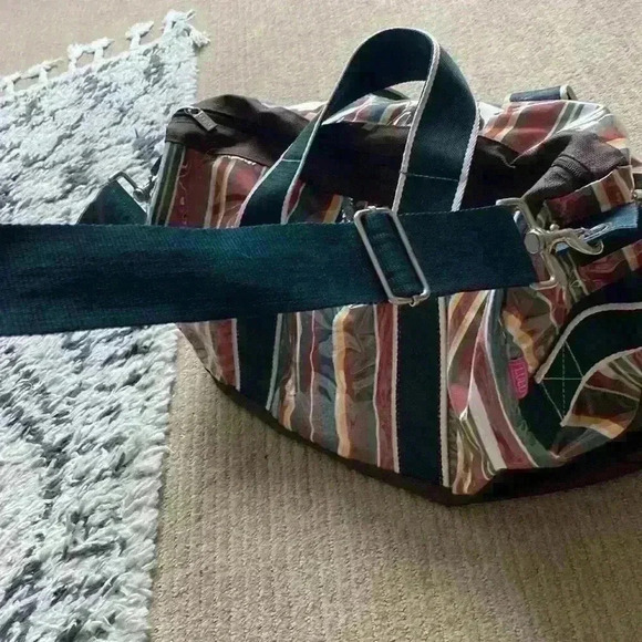 Carry On Travel Duffle Bag, gym bag, large shoulder strap bag for travel - Picture 12 of 16